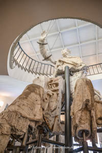 Zerbrochene Figur – Foto aus München