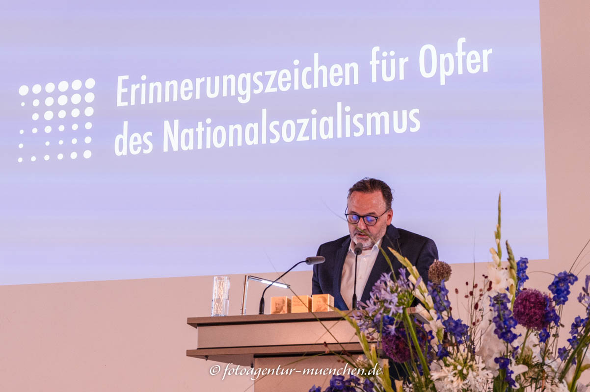 Fünf Jahre Erinnerungszeichen</a>