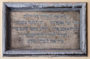 Gedenktafel - Trauerhalle – Foto aus München