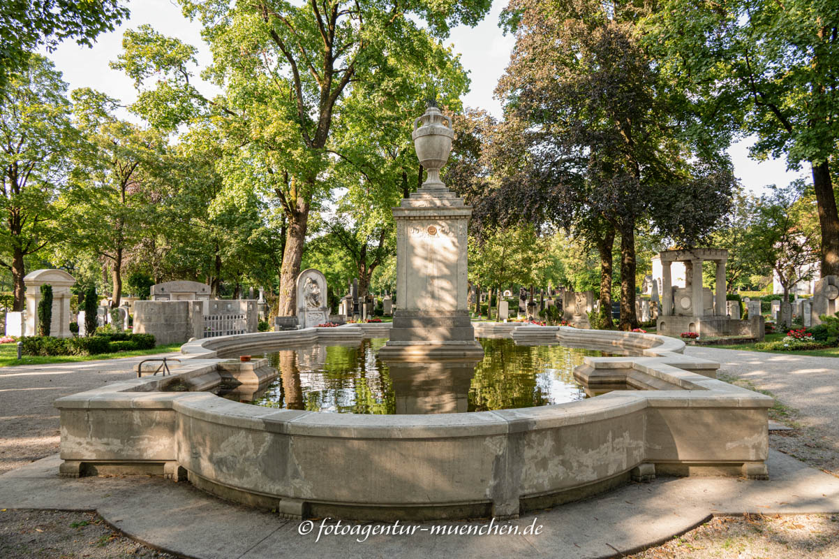 Brunnen - Nordfriedhof – Denkmal/Kunstwerk in München