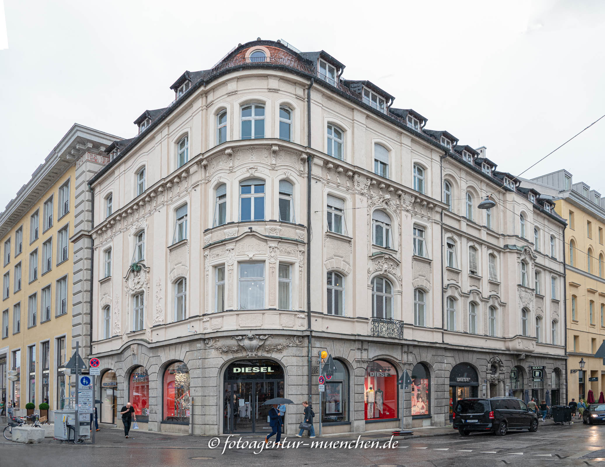Wohn- und Geschäftshaus Falkeneck