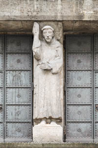 Pfeilerfigur des Heiligen Franziskus – Foto aus München