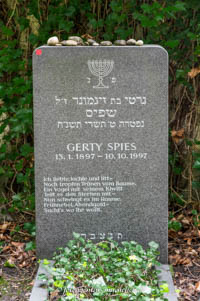 Grab - Gerty Spies – Foto aus München