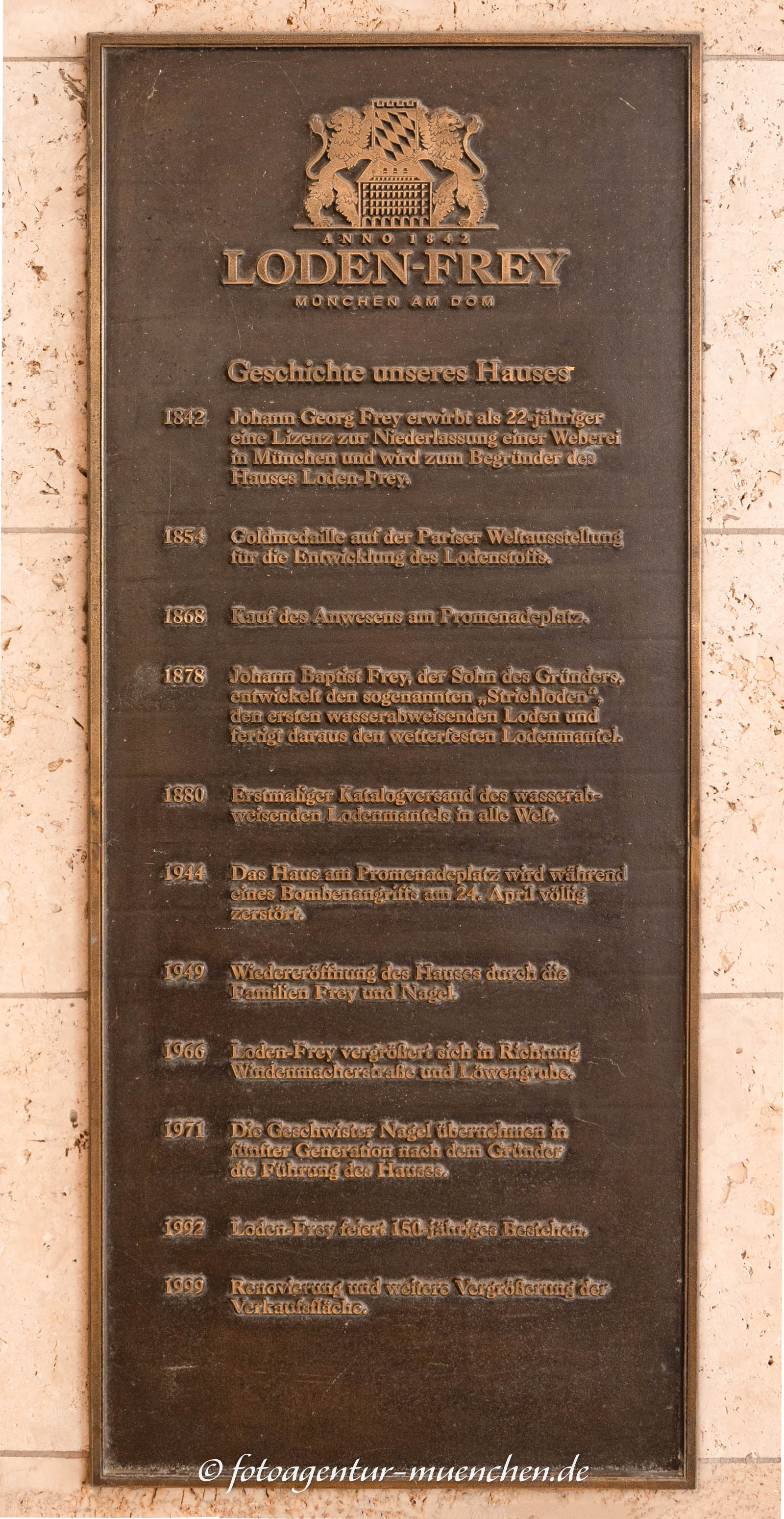 Gedenktafel - Loden-Frey (mit Gedächtnislücken)