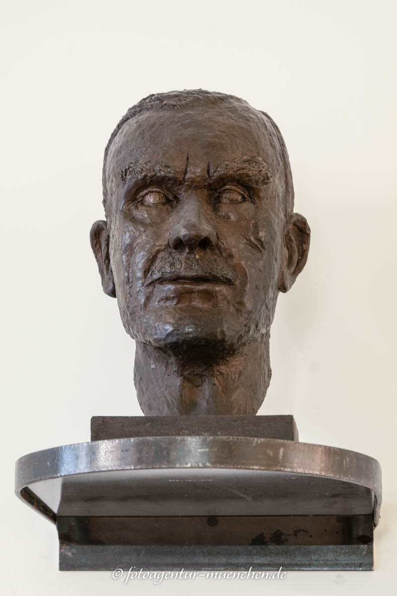 Büste von Thomas Mann – Denkmal/Kunstwerk in München