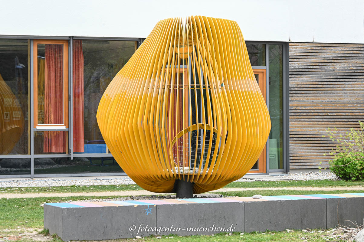 Apfel-Birne – Denkmal/Kunstwerk in München