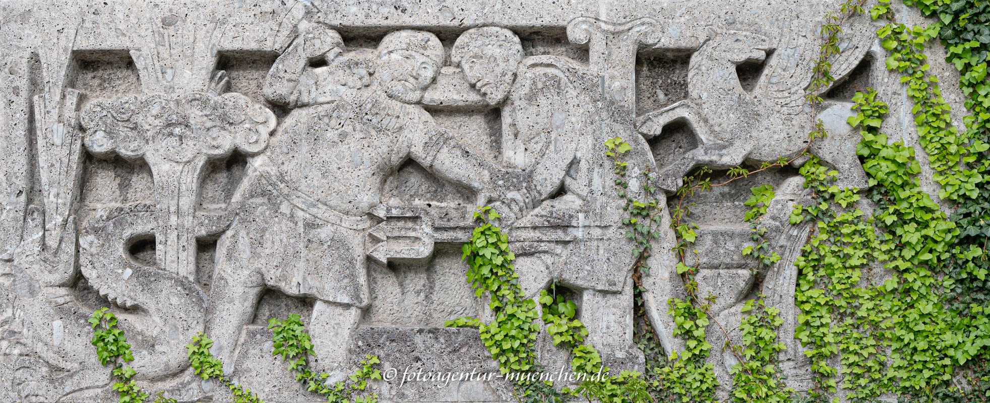Relief - Feuerwehr – Denkmal/Kunstwerk in München