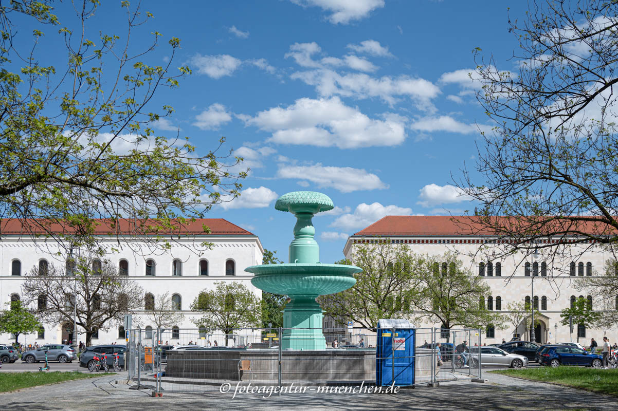 Zwei Schalenbrunnen – Denkmal/Kunstwerk in München