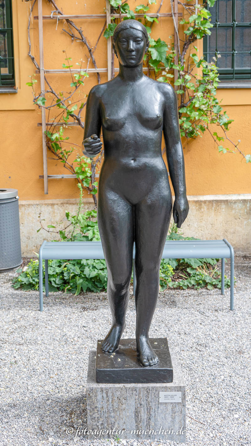 Gehende – Denkmal/Kunstwerk in München