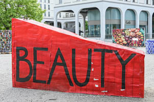 Your Beauty Standards Are Rubbish – Foto aus München