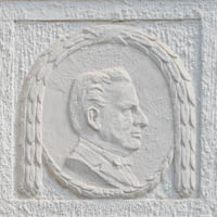 Relief - Ernst von Possart – Foto aus München
