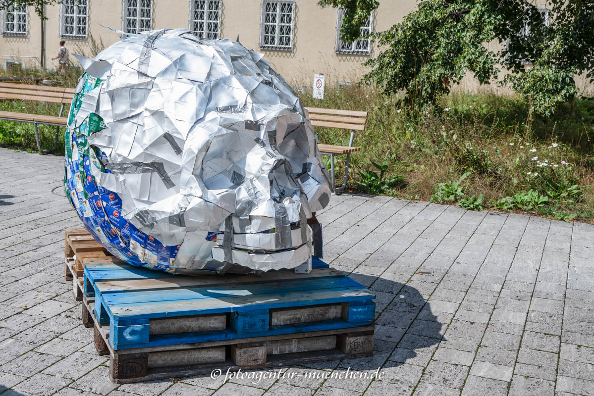 Ladenschluss – Denkmal/Kunstwerk in München