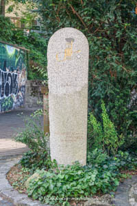 Steinsäule – Foto aus München