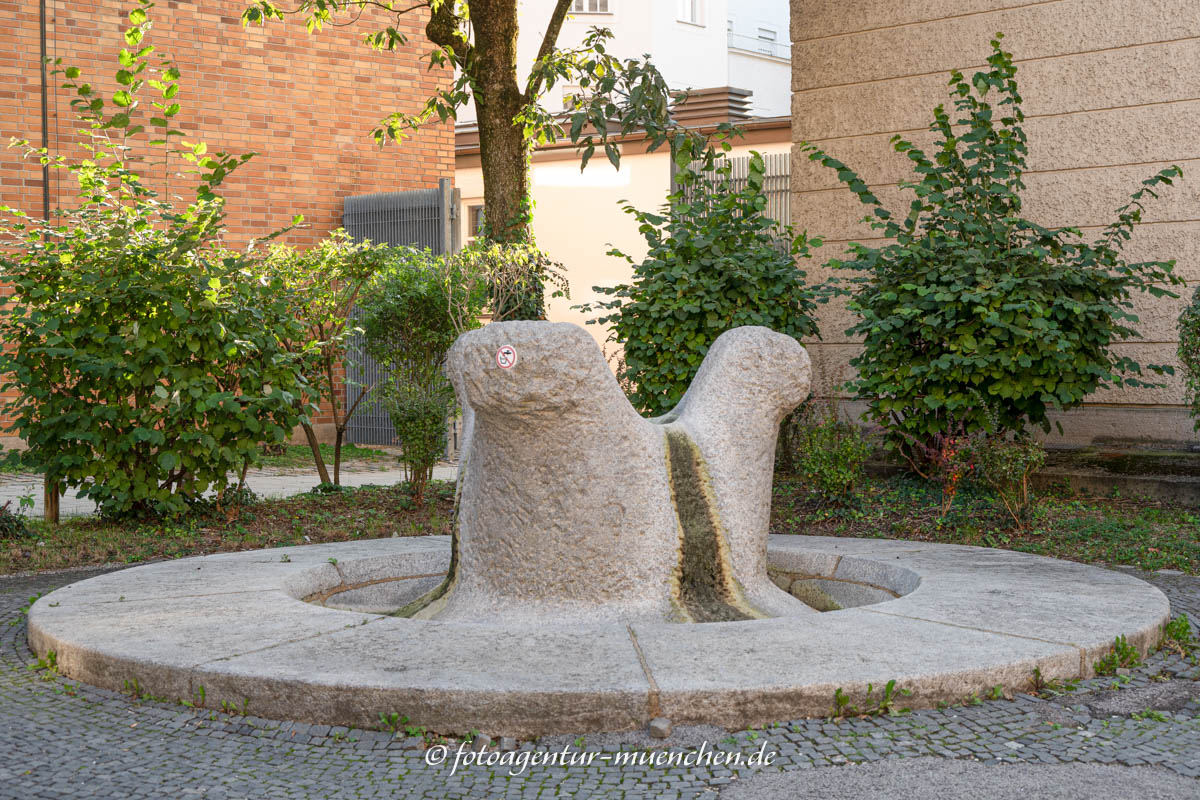 Brunnen – Denkmal/Kunstwerk in München