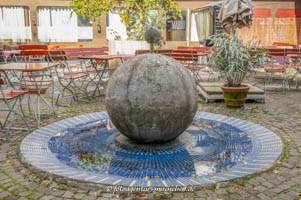 Kugelbrunnen – Foto aus München