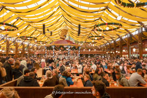 Paulaner-Festzelt – Foto aus München