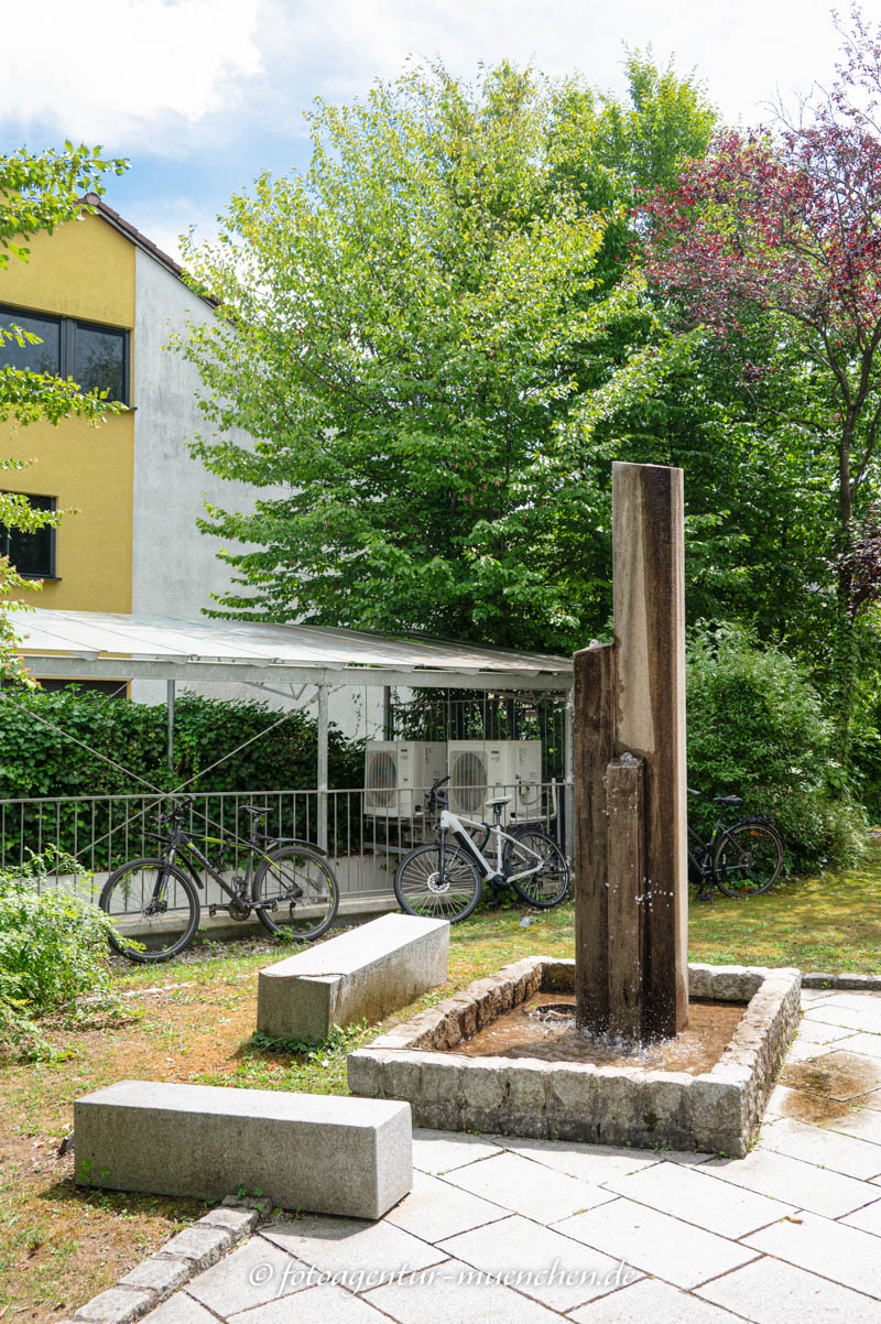 Brunnen Agnes-Bernauer-Straße – Denkmal/Kunstwerk in München