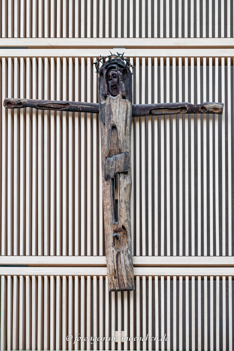 Christus am Kreuz – Denkmal/Kunstwerk in München