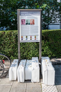 Weiße Koffer - Elisanbethstraße 30 – Foto aus München
