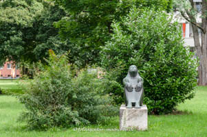 Gerhard Willhalm – Die Sitzende