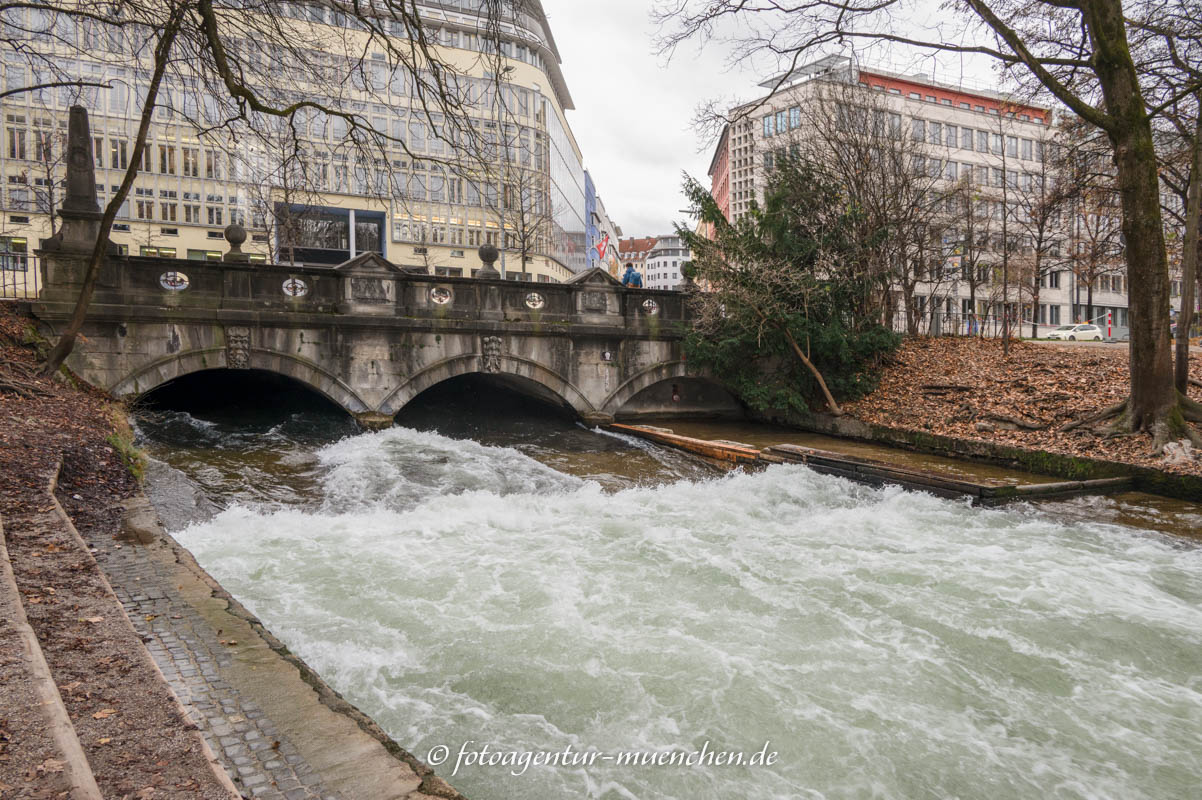 Eisbachwelle