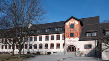  – Volks- und Mittelschule