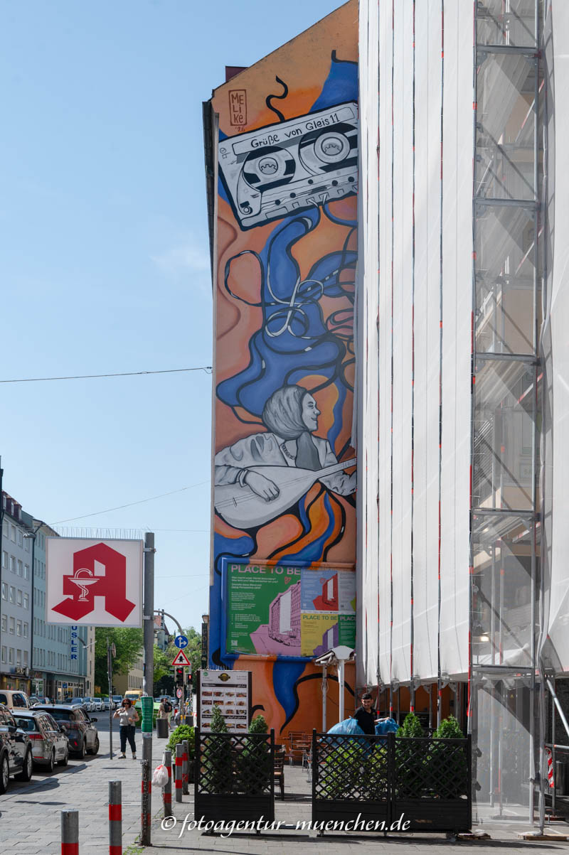 Mural - Grüße von Gleis 11 – Denkmal/Kunstwerk in München