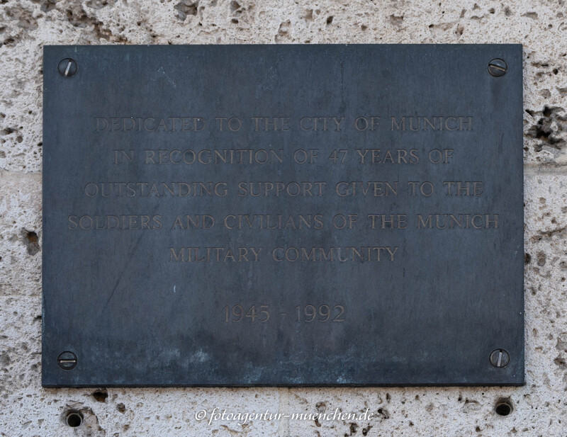 Anerkennung für 47 Jahre Unterstützung (1945–1992) – Denkmal/Kunstwerk in München